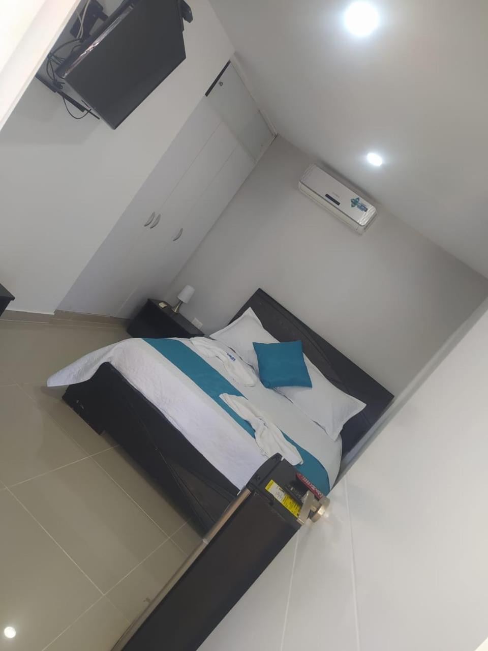 Ledymar Hotel